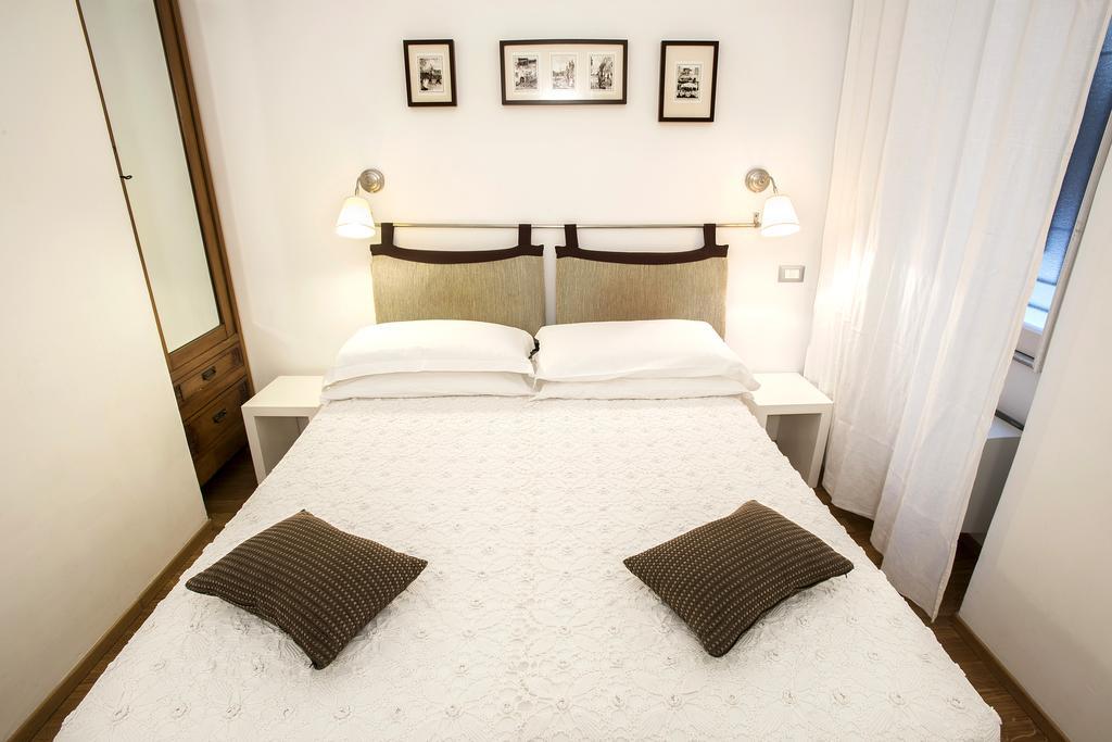 B&B Arco Del Lauro Ρώμη Εξωτερικό φωτογραφία